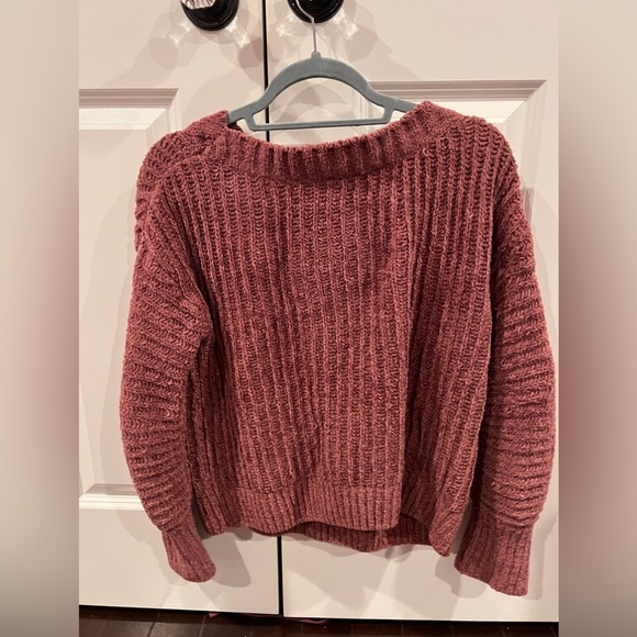 Express Sweater - Picture 2 of 3